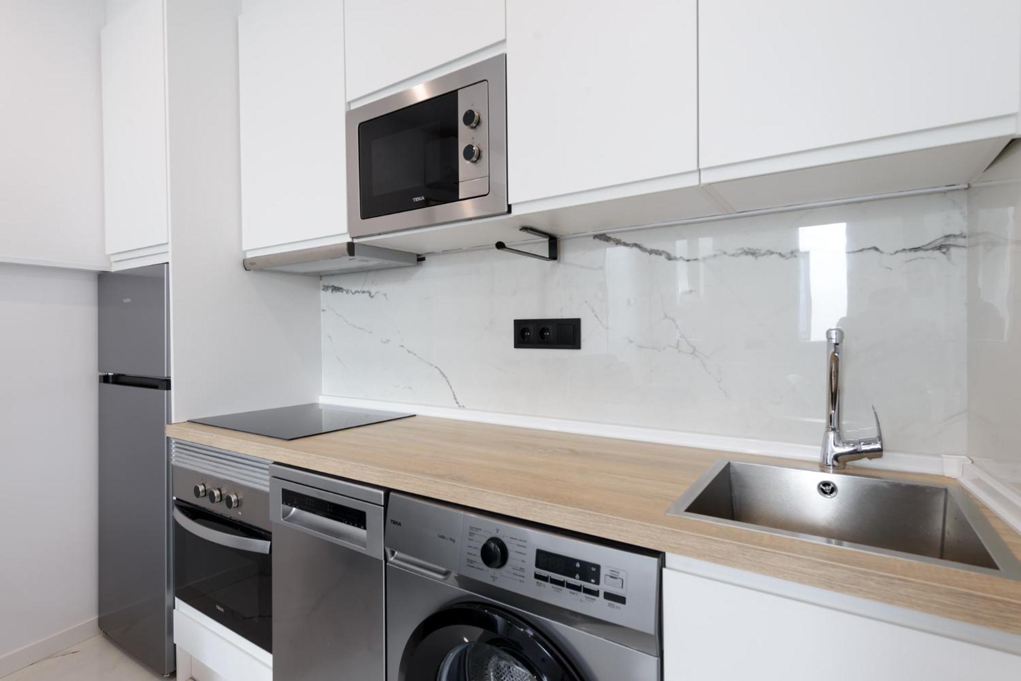 New Elegante, 2br And 1bth * Madri
